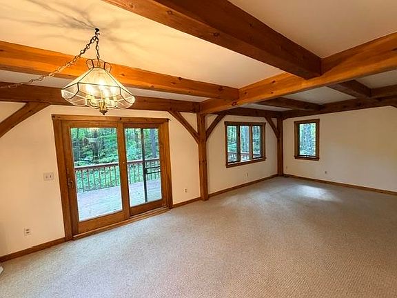 4th image of 563 Forest Rd #B