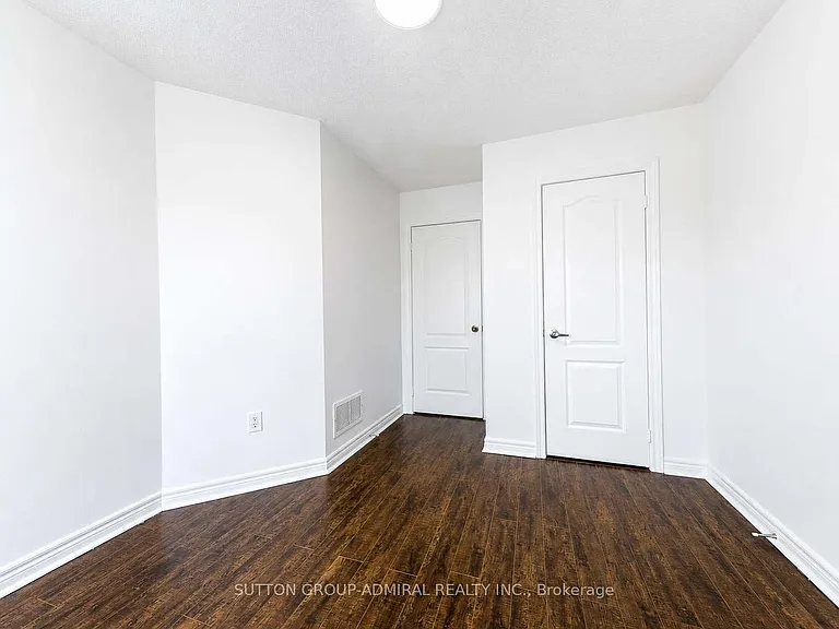 189 Warwick Cres #UPPER — Photo 24