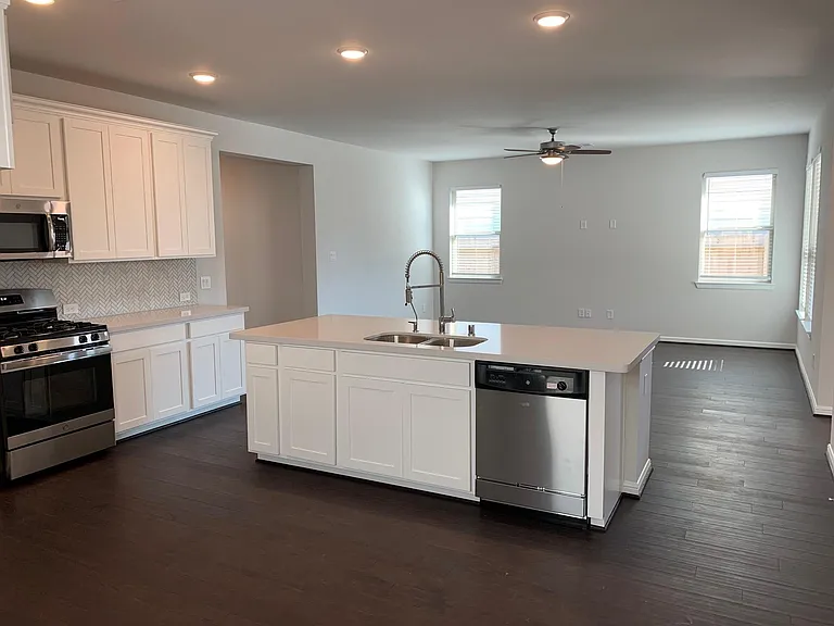 8022 Cliffside Terrace Ct — Photo 14