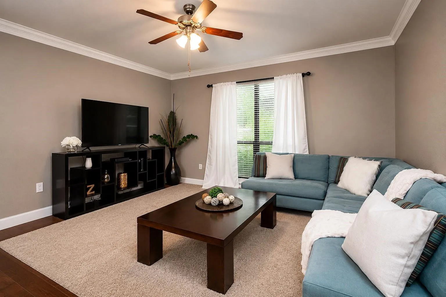 1 bed, 1.0 bath, 835 sqft, $2,300 — Photo 4