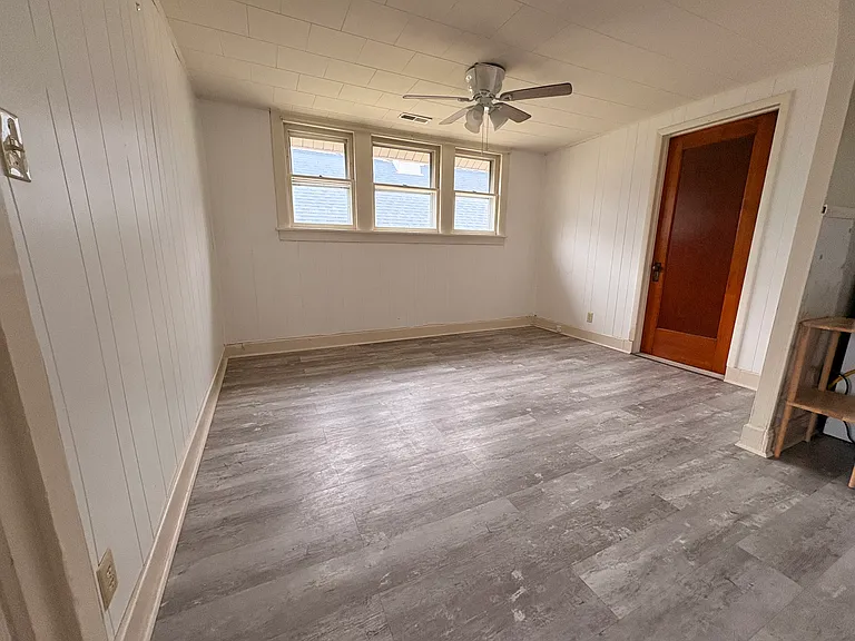 146 Palmer Ave #UPPER — Photo 6