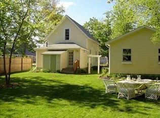 203 Poplar St, Three Oaks, MI 49128