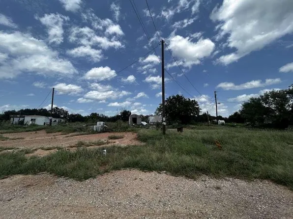 101 Trails End Cir, Weatherford, TX 76086