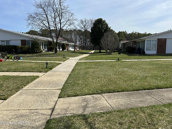 3rd image of 1155B Argyll Circle
