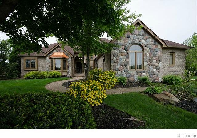 1st image of 325 Nairn Cir