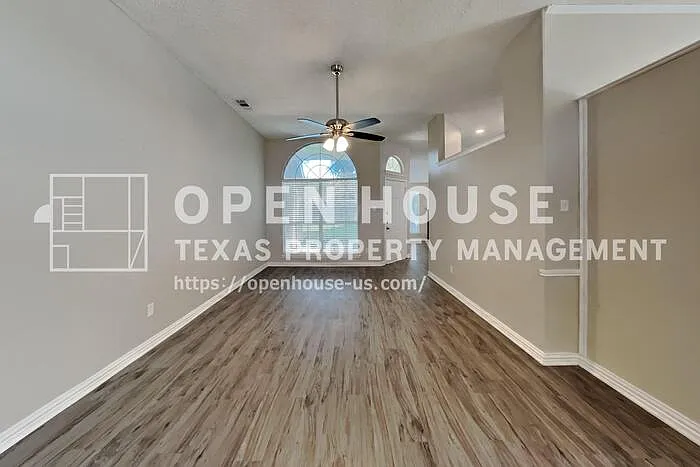 2222 Edinburgh St — Photo 6