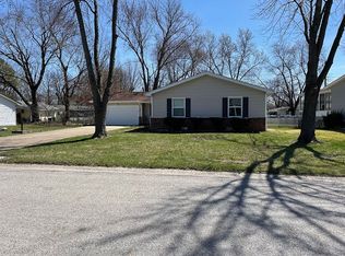 11 Independence Dr, Belleville, IL