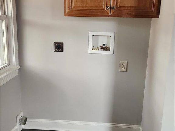 2nd image of 26 E Walnut St