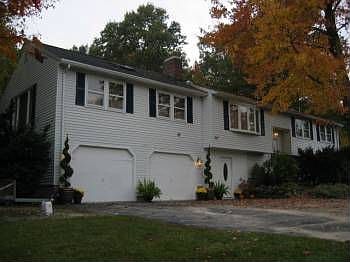 1st image of 20 Currier Dr