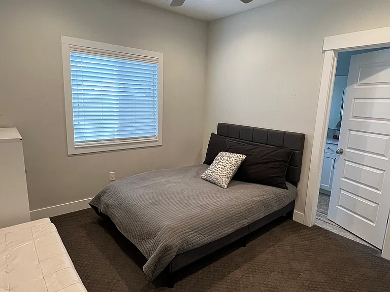 598 W Regent Garden Ln — Photo 14