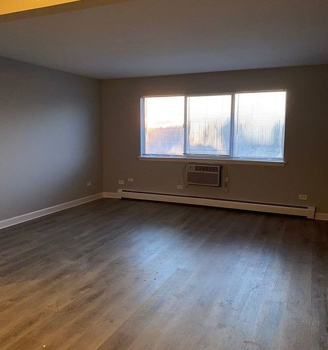 1st image of 3928-34 W 124th St #3934-2D