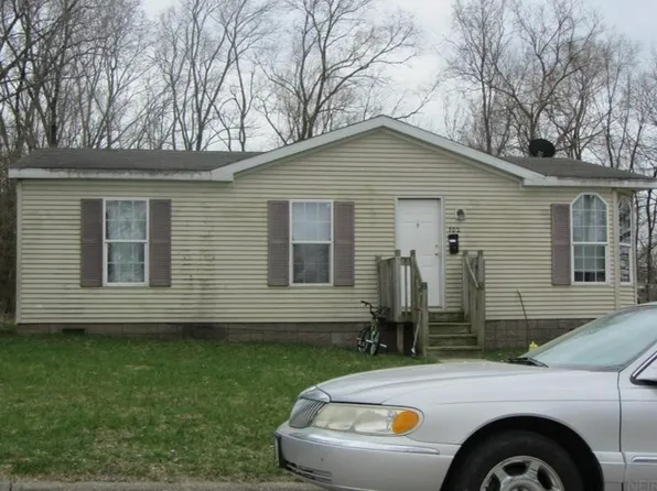 702 Ricker St, Waterloo, IA 50703