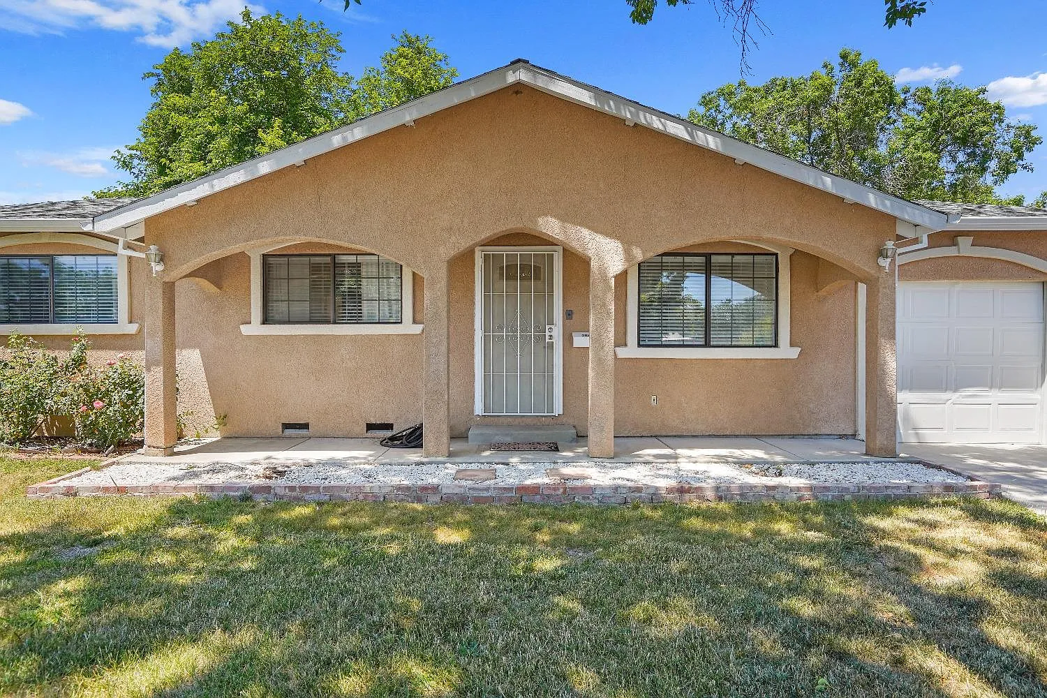 2549 69th Ave photo 1