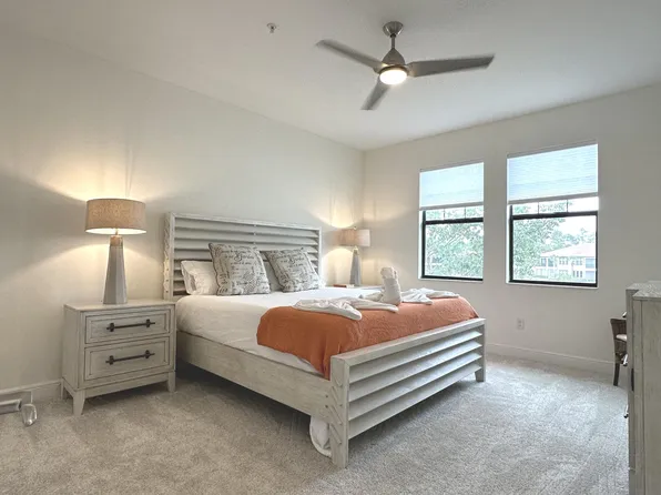 15157 Palmer Lake Cir Unit 203, Naples, FL 34109