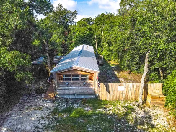 652 Magnolia St, Panacea, FL 32346