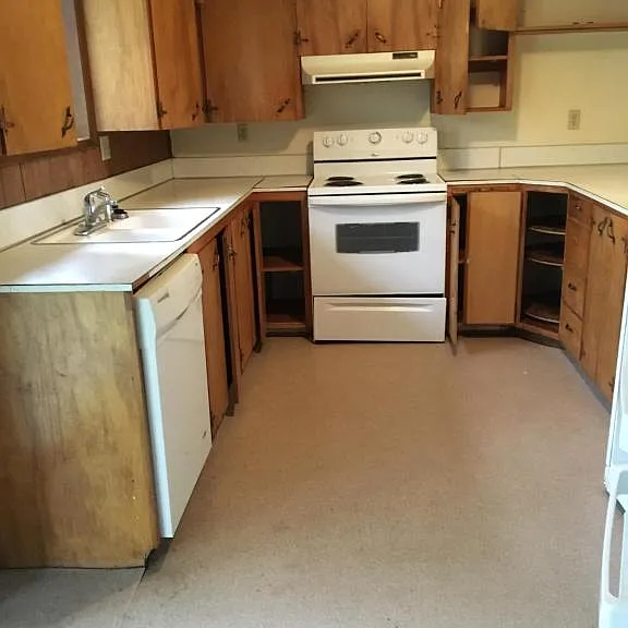 875 Park St — Photo 7