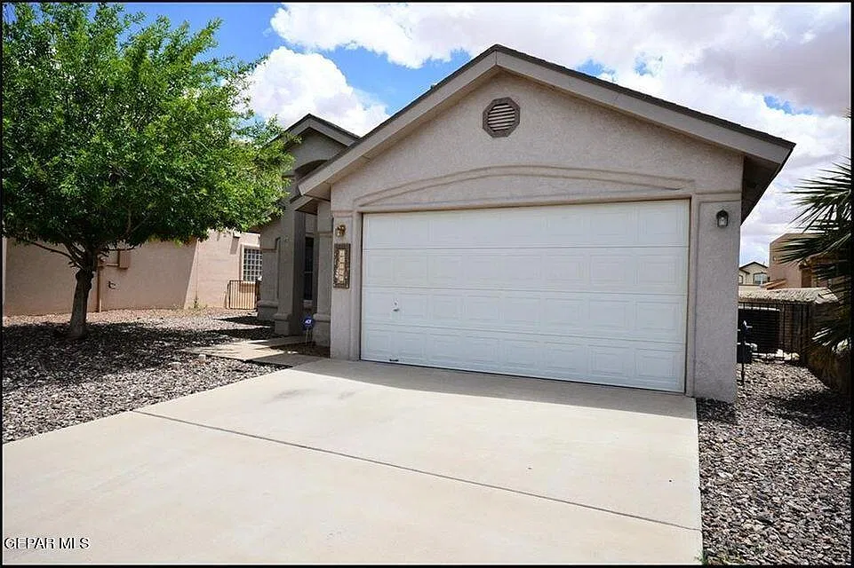 3 bed, 2.5 bath, 1537 sqft, $1,800 — Photo 1