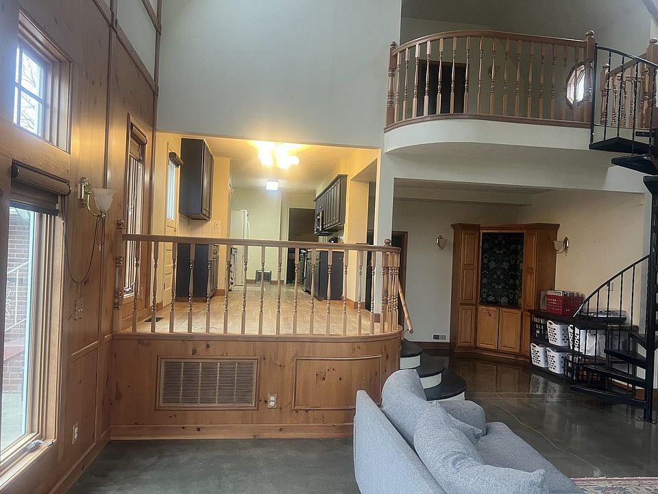 13th image of 1619 Koenigstein Ave