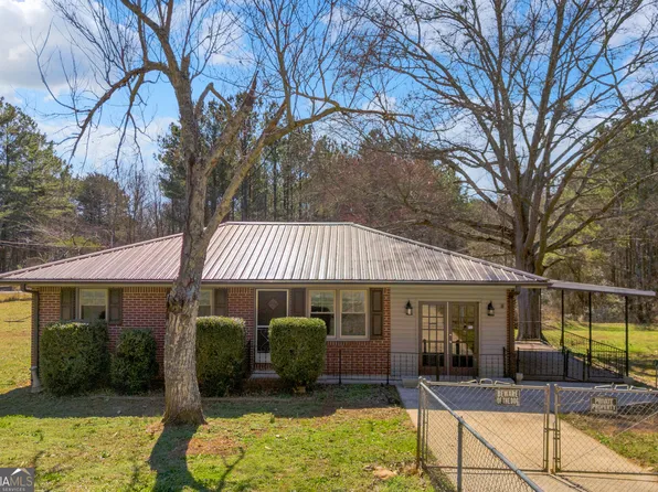 900 Defoor Rd, Toccoa, GA 30577