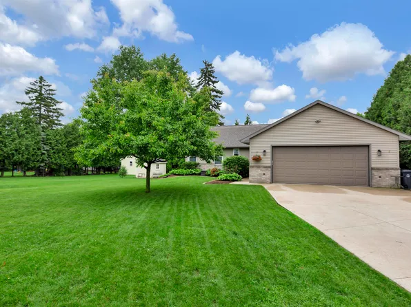 819 Briarwood Ave, Little Chute, WI 54140