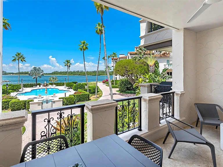 2122 Fisher Island Dr #2122 — Photo 24