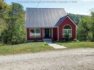 23 Lakeside Dr, Ona, WV 25545