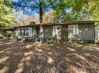 1316 E Cardinal Dr, Fayetteville, AR 72703