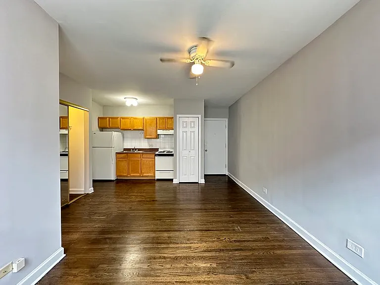 914 W Dakin St #11 — Photo 8