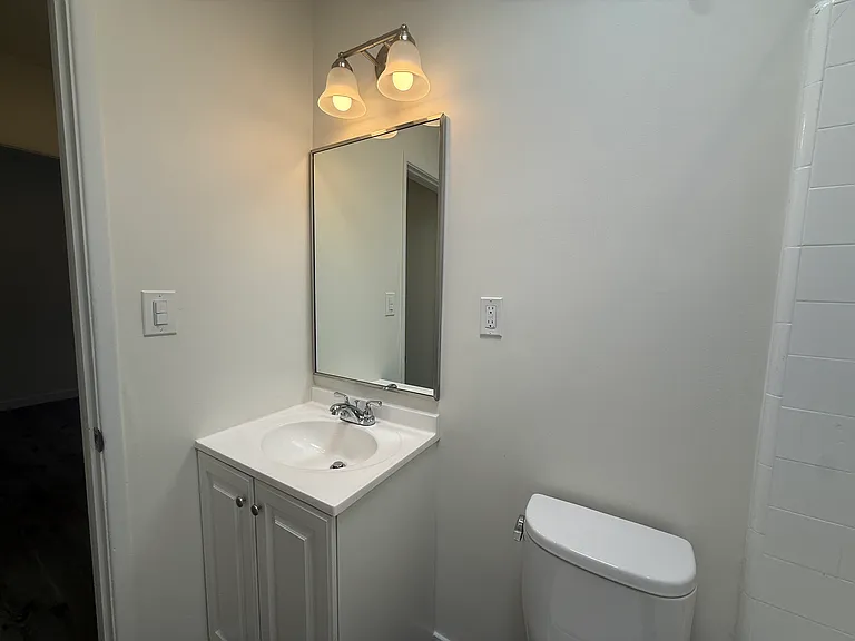 1228 N McCadden Pl #5 — Photo 12
