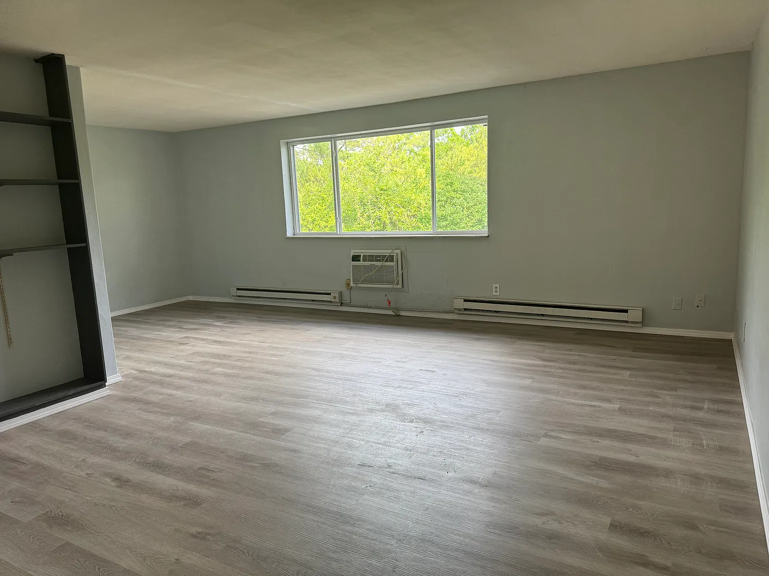 3401 Woodman Dr — Photo 4