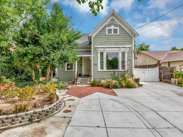 474 Haydon St, Hollister, CA 95023