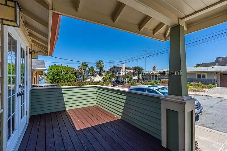 414 Monterey Ave — Photo 1