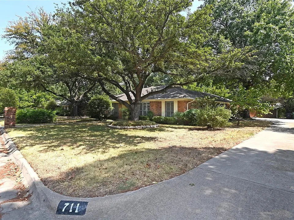 711 Northridge St