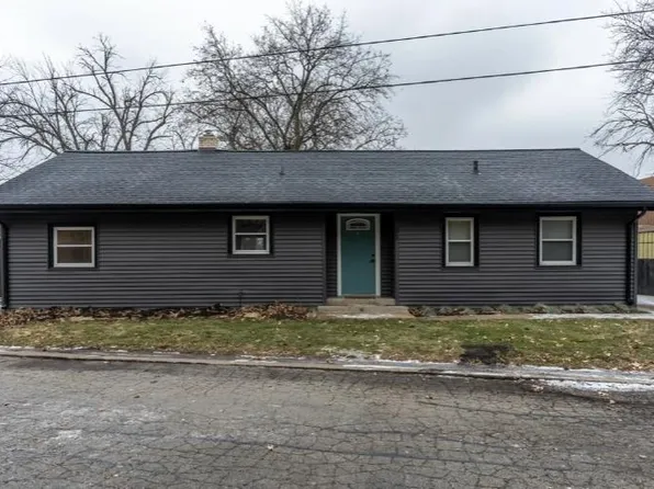 21 Country Club Bch, Rockford, IL 61103