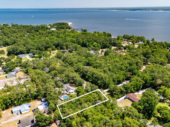 114 Lakeshore Drive, Minnesott Beach, NC 28510