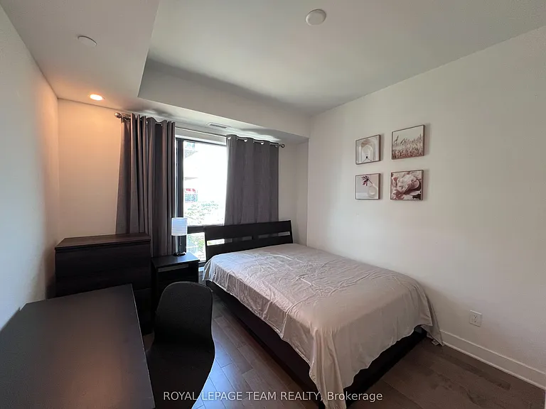 180 George St #1904 — Photo 15