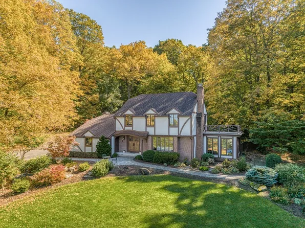 15 Highridge Rd, Wilbraham, MA 01095