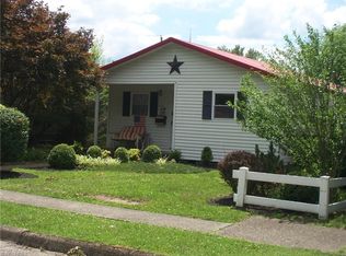 106 Wilson St, Ravenswood, WV 26164