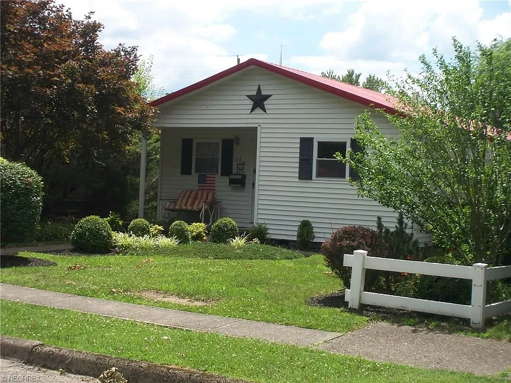 106 Wilson St photo 1