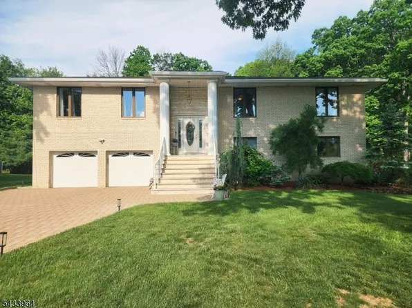 39 Douglas Dr, Montville Twp., NJ 07082