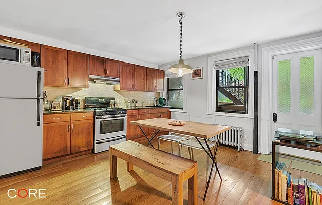 Rented by CORE | media 31