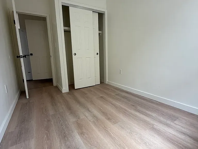 387 7th Ave #2 — Photo 4