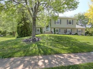 6 Holder Rd, Kendall Park, NJ 08824