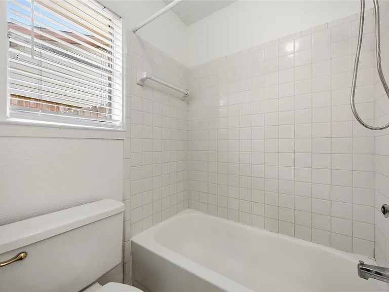 1131 Rock Canyon Dr — Photo 15