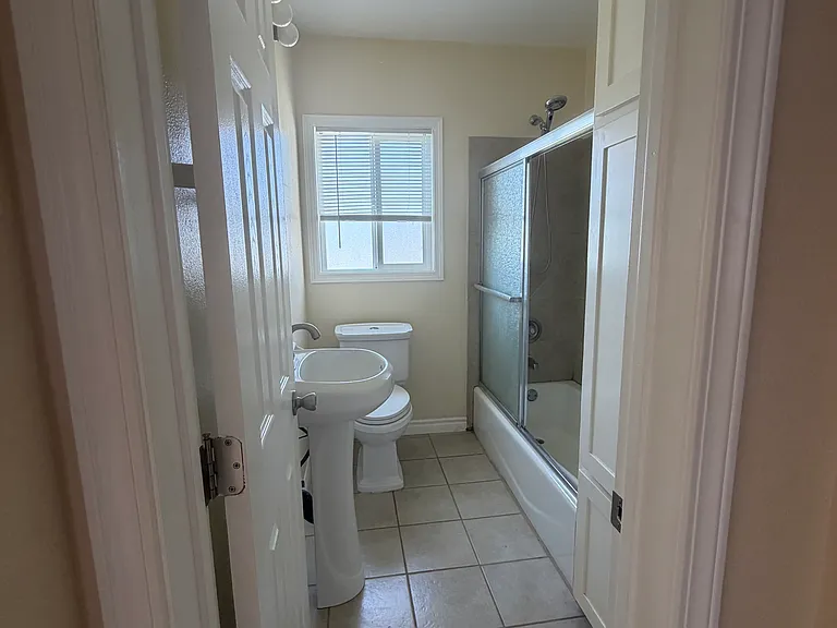 1905 W 222nd St #1905 — Photo 3