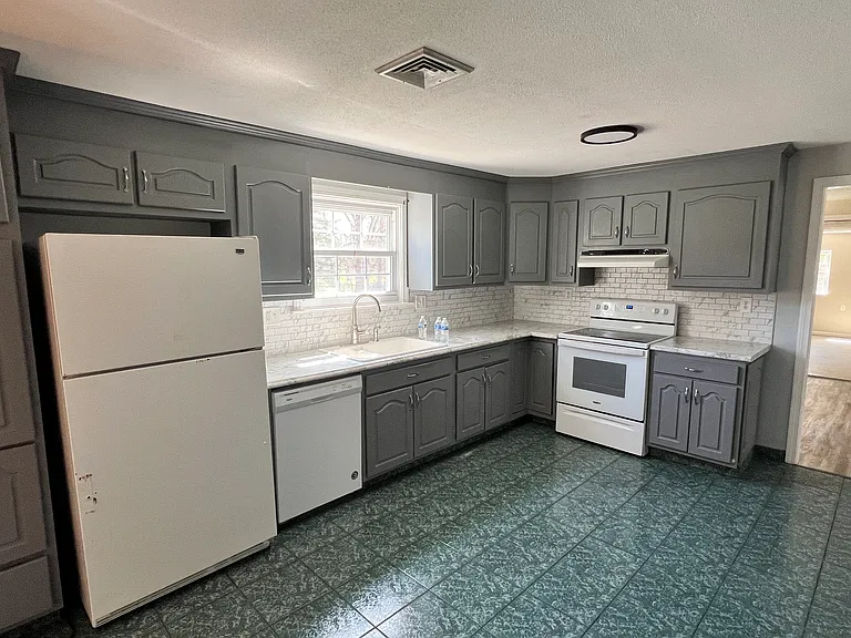 98 Kirkwood Rd — Photo 11