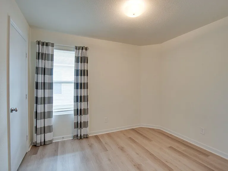 198 Cloverbrook Dr — Photo 15