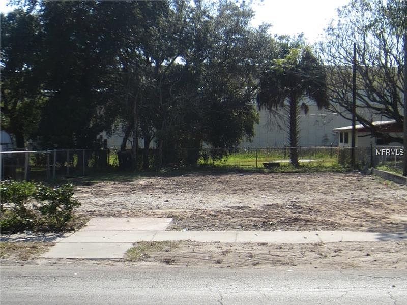 1st image of 2917 E Columbus Dr