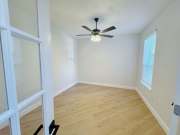 5th image of 8339 Davis Dr