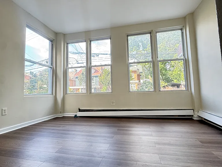 124 W 179th St #1A — Photo 4
